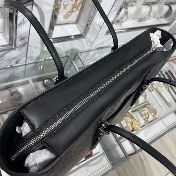 MICHAEL KORS Quinn Large EW Top Zip Metallic Signature Logo Tote Bag
Black 
NWT - Picture 12 of 16
